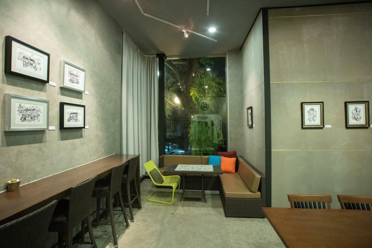 Third Rock Hostel Bangkok Exterior foto